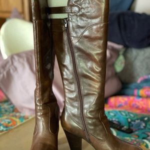 Women Born Brown mid/high boot